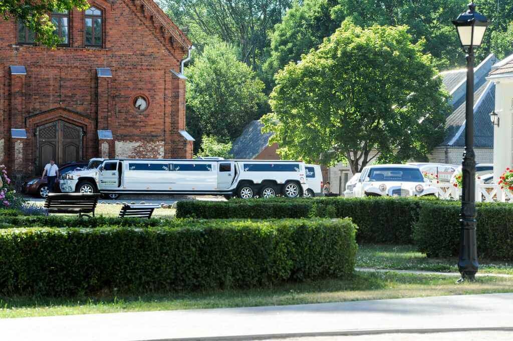 iskirtines masinos su vairuotoju