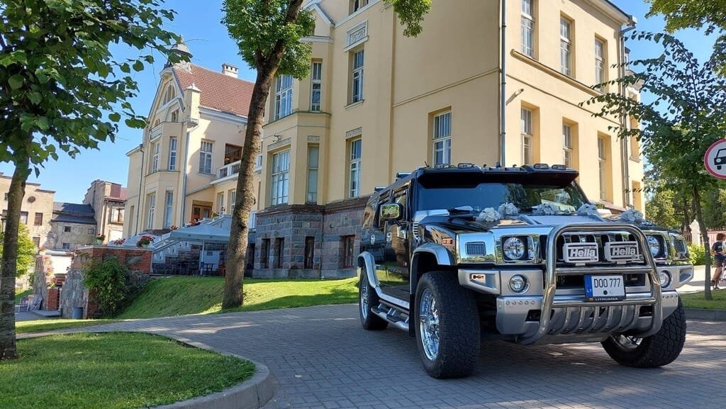 Ispudingas limuzinas ir Frenkelio rumai