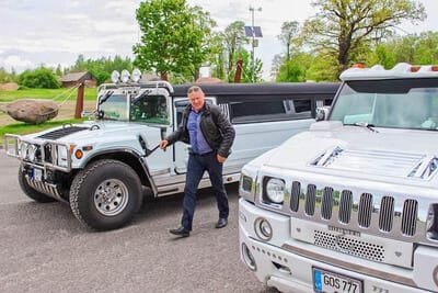 2 didieji Hummer limuzinai ir imones UAB siauliu limuzinai direktorius