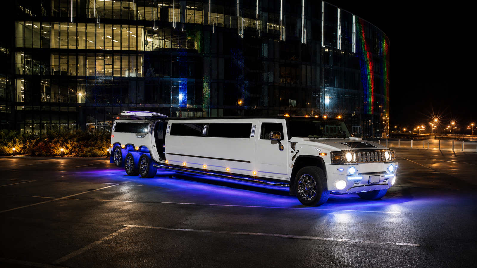22–26 vietų baltas 8 ratų Hummer H2 limuzinas